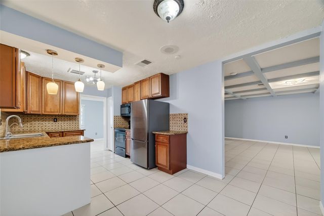 16918 Townes Road, Friendswood, TX 77546