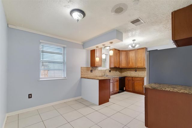 16918 Townes Road, Friendswood, TX 77546