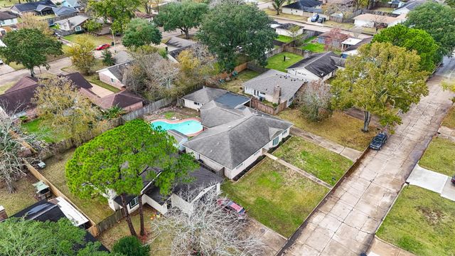 16918 Townes Road, Friendswood, TX 77546