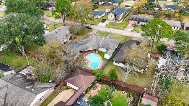16918 Townes Road, Friendswood, TX 77546