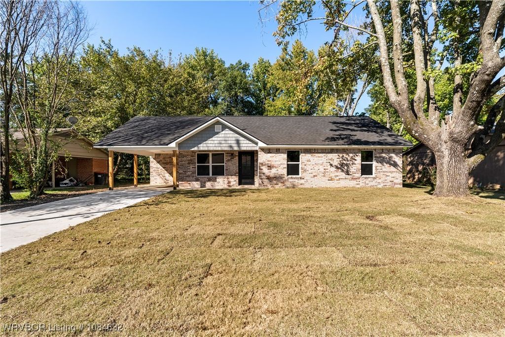 1211 Harris Drive, Alma, AR 72921