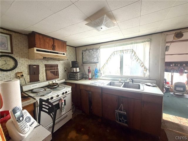 7445 Gordon Road, Lysander, NY 13027