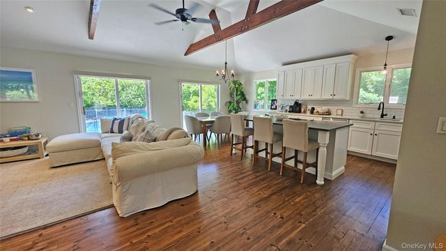 11 John Street, Westhampton Beach, NY 11978