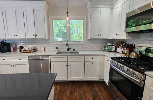 11 John Street, Westhampton Beach, NY 11978