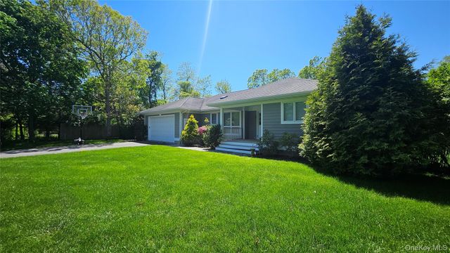 11 John Street, Westhampton Beach, NY 11978