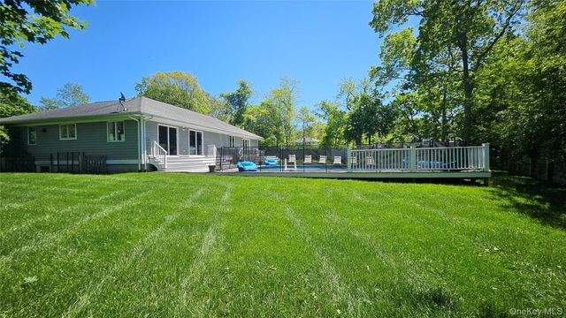 11 John Street, Westhampton Beach, NY 11978
