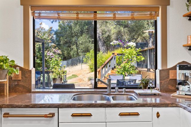 5175 Pondorex Rd, Auburn, CA 95602
