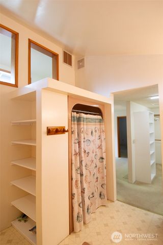 1526 36th Avenue W, Olympia, WA 98506