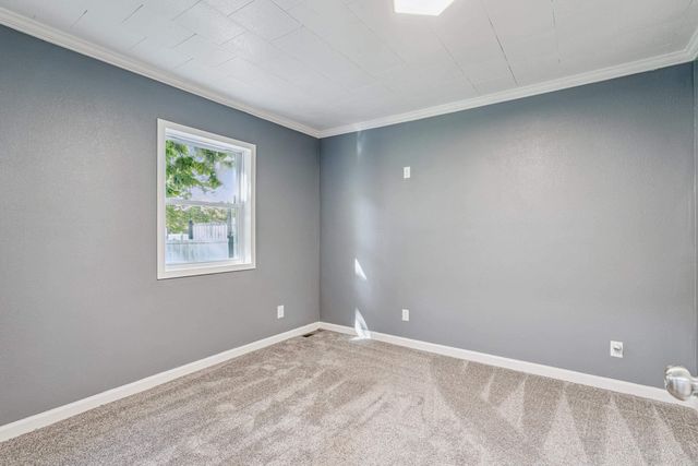 205 SW 8th Avenue, Oelwein, IA 50662