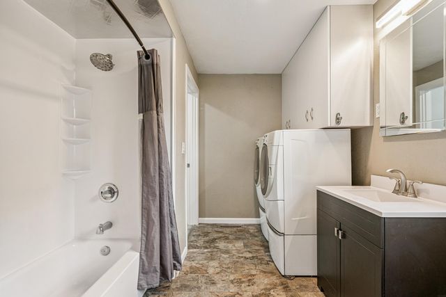 205 SW 8th Avenue, Oelwein, IA 50662