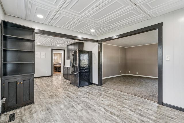 205 SW 8th Avenue, Oelwein, IA 50662