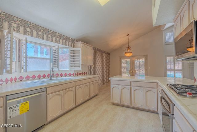 2066 PASEO DEL PRADO, El Paso, TX 79936