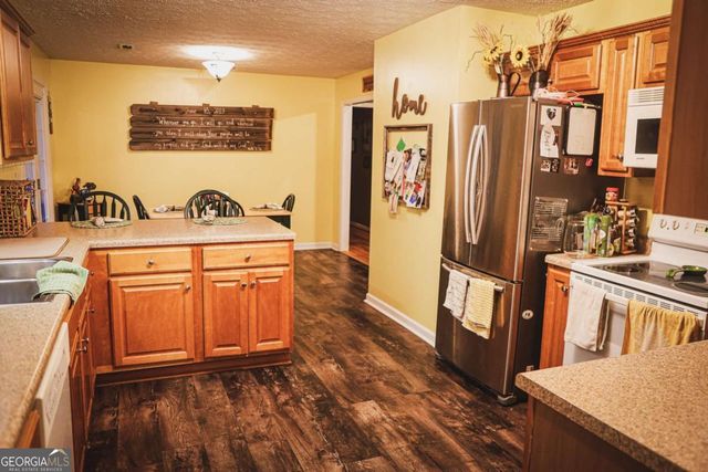 1665 Jackson Lake Road, Mansfield, GA 30055