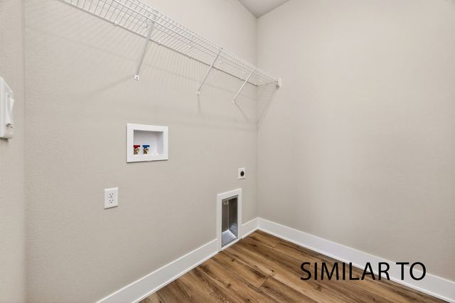 16712 Walnut Meadows Circle, Urbandale, IA 50323