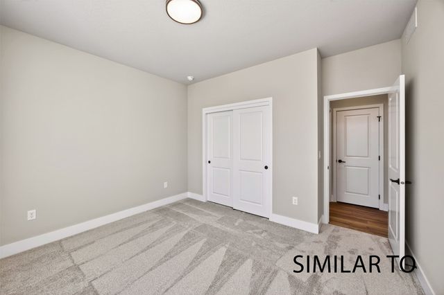 16712 Walnut Meadows Circle, Urbandale, IA 50323