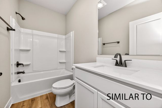 16712 Walnut Meadows Circle, Urbandale, IA 50323