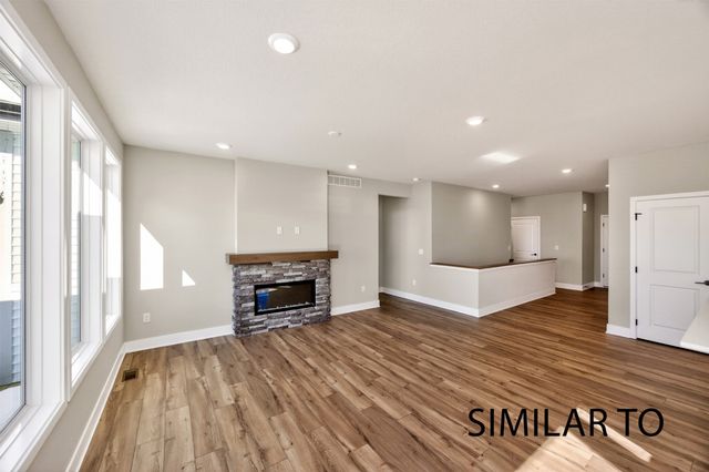 16712 Walnut Meadows Circle, Urbandale, IA 50323