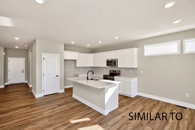 16712 Walnut Meadows Circle, Urbandale, IA 50323