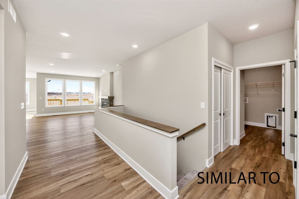 16712 Walnut Meadows Circle, Urbandale, IA 50323