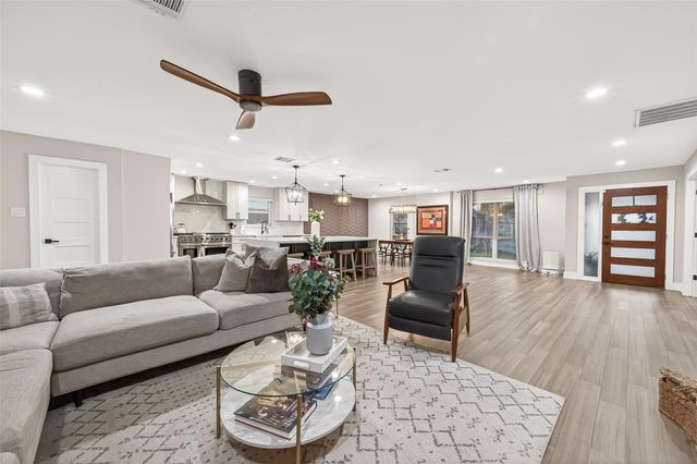 6227 Yarwell Drive, Houston, TX 77096