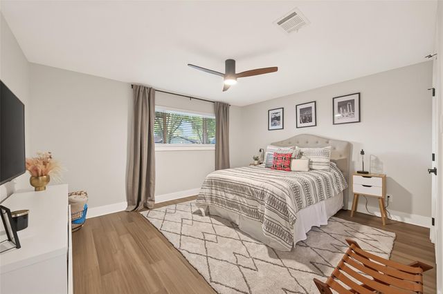 6227 Yarwell Drive, Houston, TX 77096