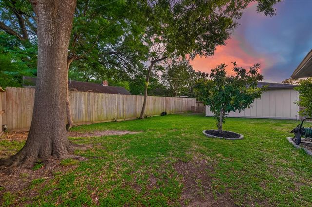 6227 Yarwell Drive, Houston, TX 77096