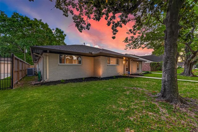 6227 Yarwell Drive, Houston, TX 77096