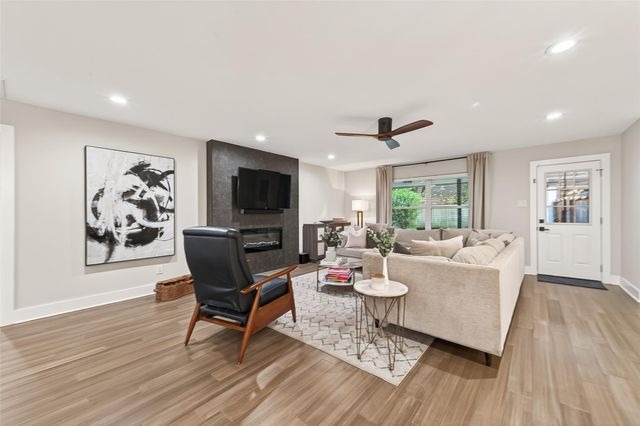 6227 Yarwell Drive, Houston, TX 77096