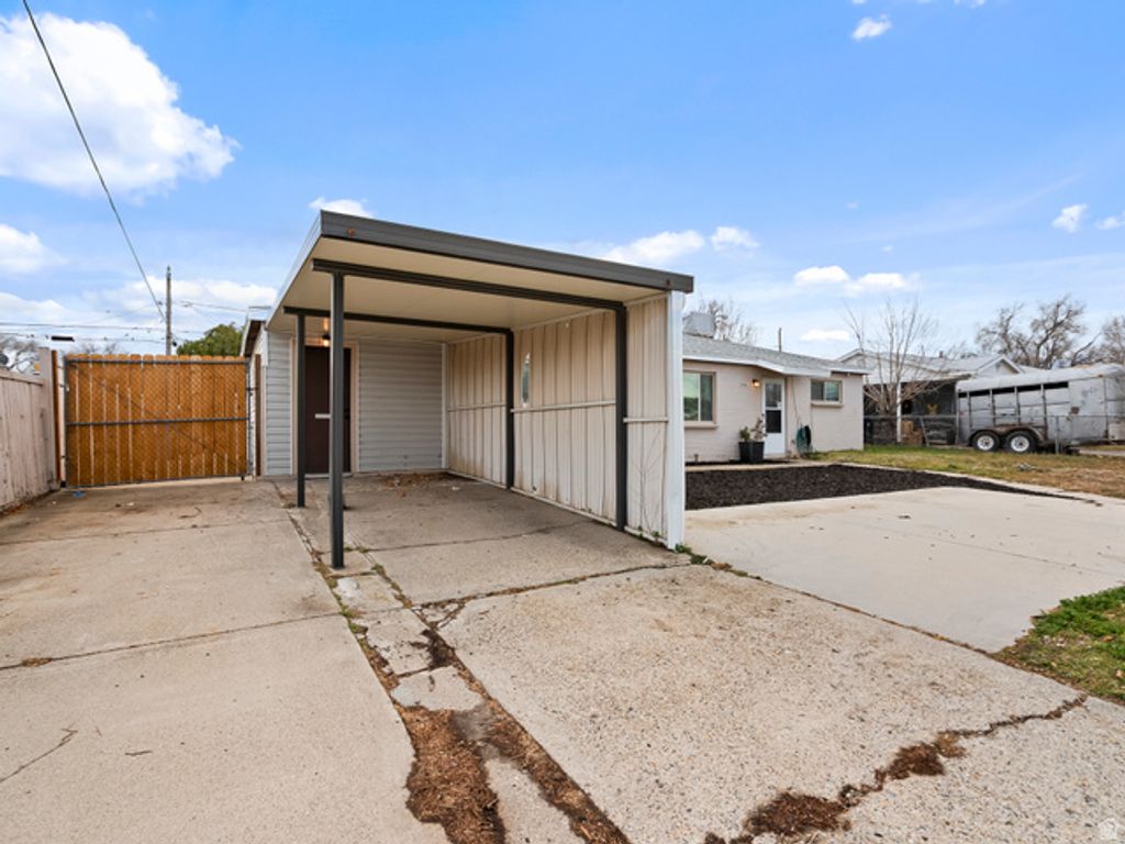 Image 20 of property listing at 4481 W 5015 S, Kearns, UT 84118