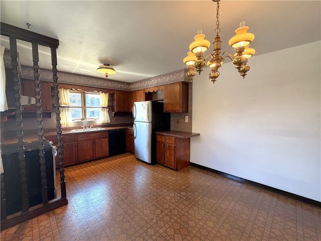 710 Walnut Street, Monongahela, PA 15063