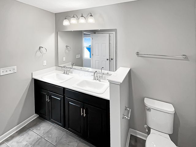 24 Erin Hills Road, Commercial Point, OH 43116