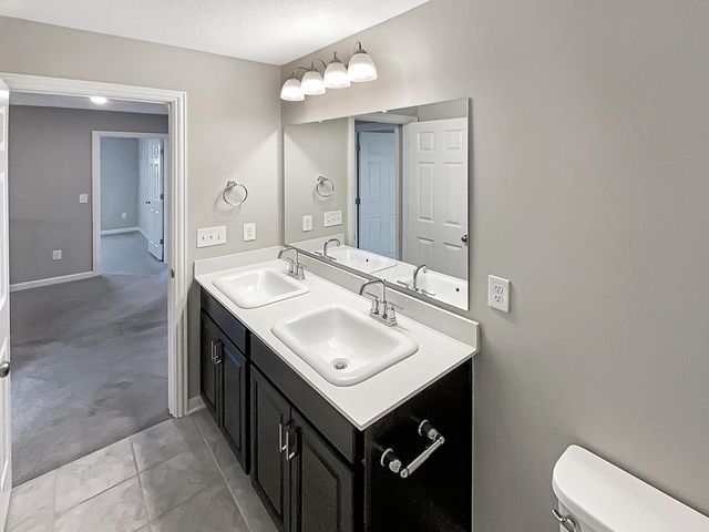 24 Erin Hills Road, Commercial Point, OH 43116