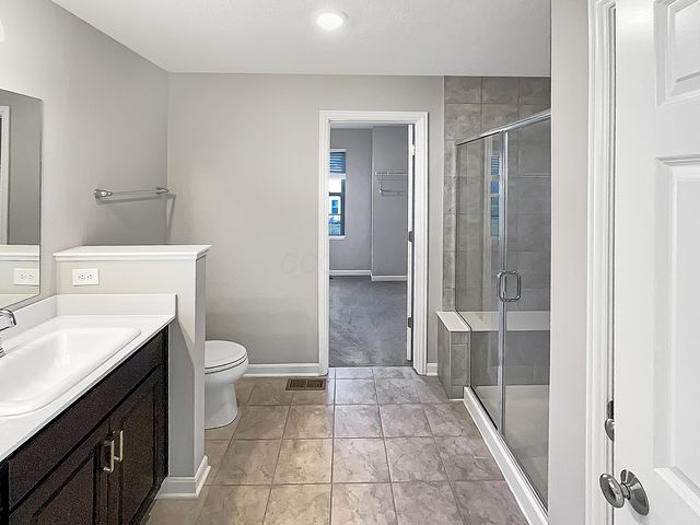 24 Erin Hills Road, Commercial Point, OH 43116