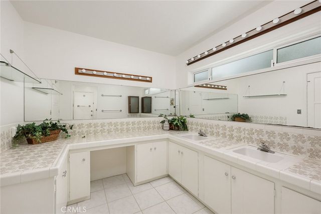 1700 N Santa Anita Avenue, Arcadia, CA 91006