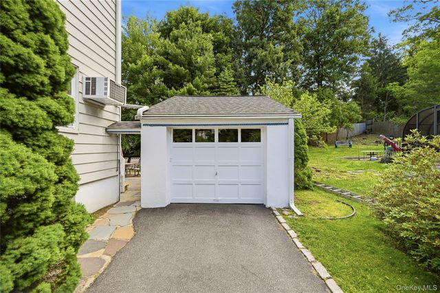 30 Greenvale Circle, White Plains, NY 10607