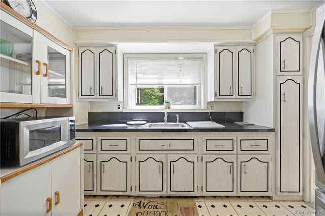 30 Greenvale Circle, White Plains, NY 10607