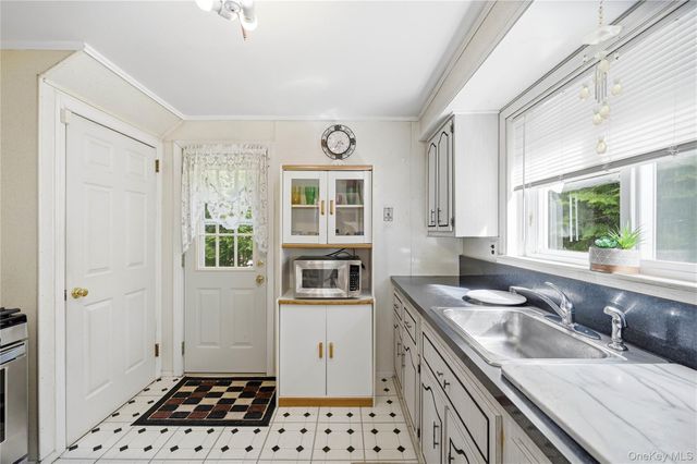 30 Greenvale Circle, White Plains, NY 10607