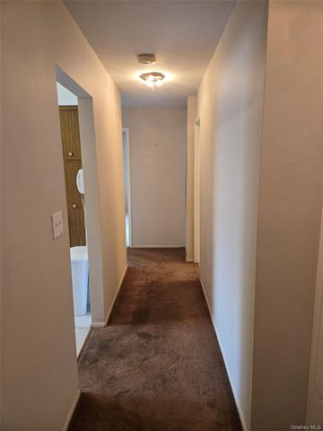 10 Oakwood Terrace 26, New Windsor, NY 12553