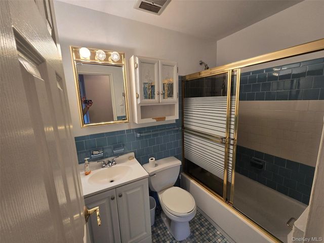 10 Oakwood Terrace 26, New Windsor, NY 12553