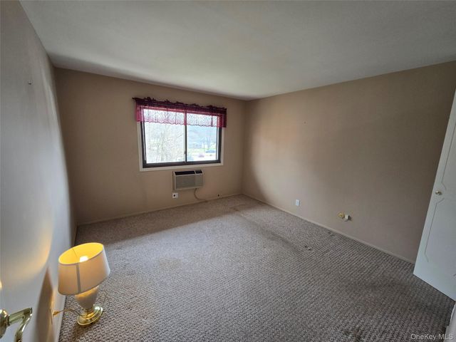 10 Oakwood Terrace 26, New Windsor, NY 12553