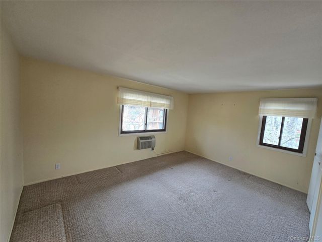 10 Oakwood Terrace 26, New Windsor, NY 12553