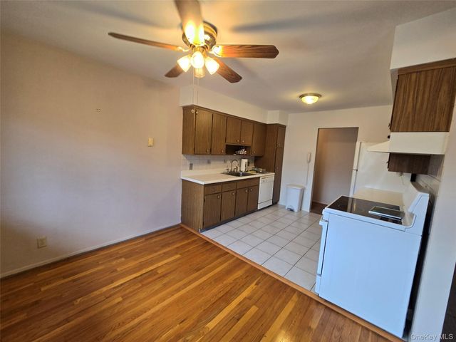 10 Oakwood Terrace 26, New Windsor, NY 12553