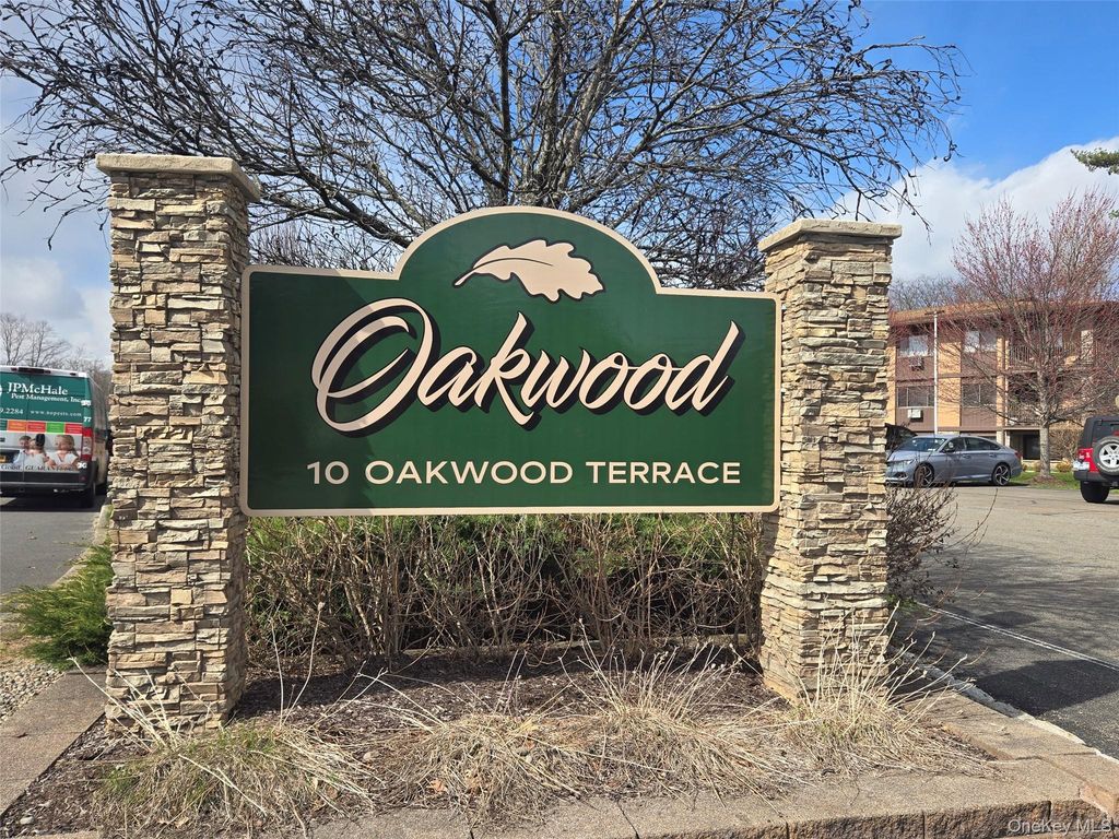10 Oakwood Terrace 26, New Windsor, NY 12553