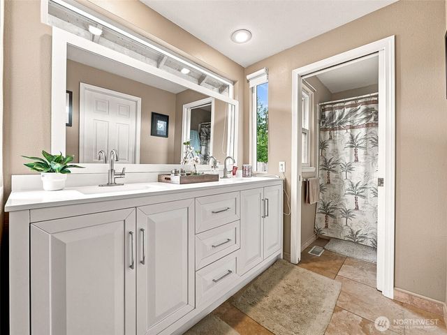 13711 SE 199th Place, Renton, WA 98058