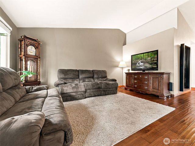 13711 SE 199th Place, Renton, WA 98058
