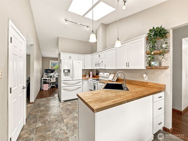 13711 SE 199th Place, Renton, WA 98058
