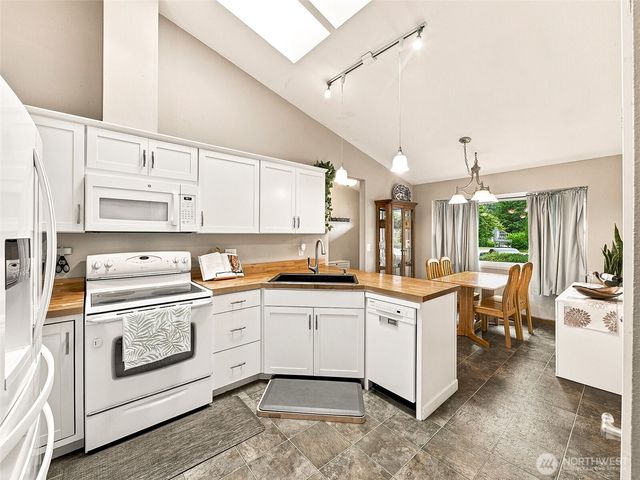 13711 SE 199th Place, Renton, WA 98058