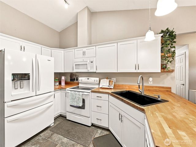 13711 SE 199th Place, Renton, WA 98058
