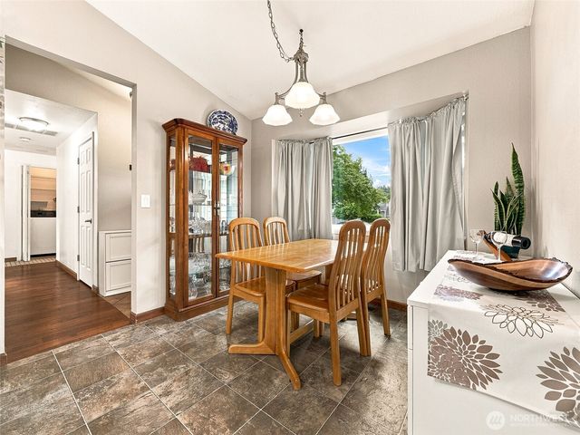 13711 SE 199th Place, Renton, WA 98058
