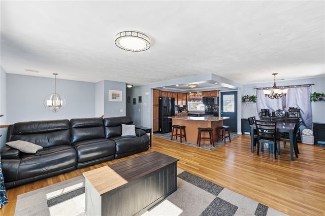 34 Commack Road, East Providence, RI 02914